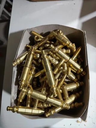 95 Pernio anuba dorado