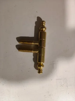 95 Pernio anuba dorado