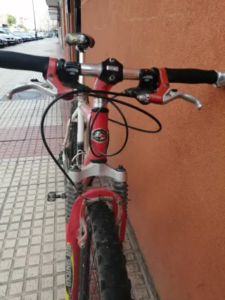 Bicicleta BH Coronas Roja