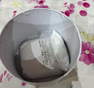 Talco di bellezza in scatola elegante