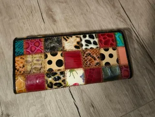 Monedero multicolor de la marca Temanli. SIN USAR!