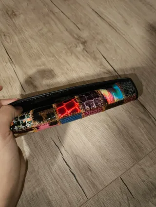 Monedero multicolor de la marca Temanli. SIN USAR!