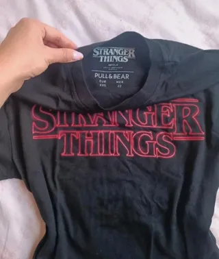 Camiseta Stranger Things Negra