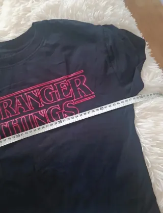Camiseta Stranger Things Negra