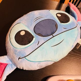 Lote de juguetes: Peluche Stitch y piano musical