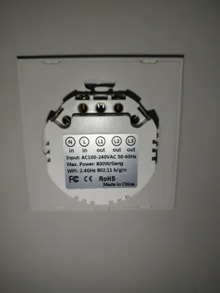 Interruptor de luces inteligente AVATTO