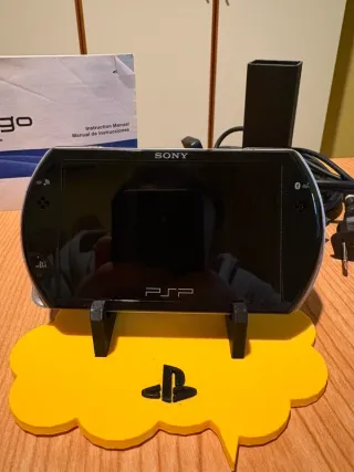 PSP Go + Manuale + Caricatore Originale