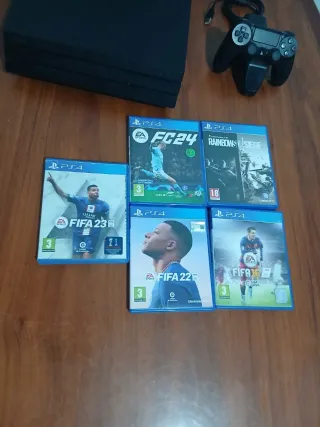 PS4 Pro 1TB + 5 Giochi