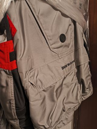 Chaquetas Barbour BMW XXL  y 3 cascos negociables