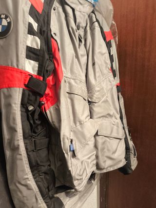 Chaquetas Barbour BMW XXL  y 3 cascos negociables