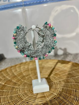 Pendientes tejidos a mano