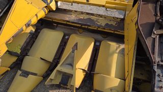 Cabezal Maíz New Holland