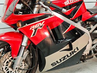 Suzuki RGV 250 SP - Moto Deportiva