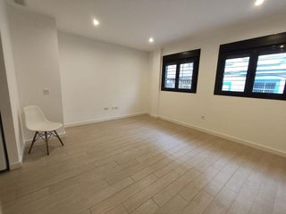 Piso en venta en Los Remedios en Sevilla