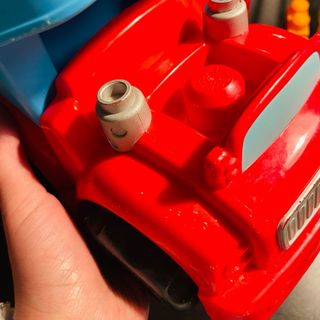 Camión Mega Bloks con bloques y figura