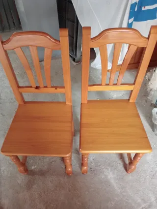 Mesa redonda extensible con 4 sillas