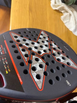 Pala Padel Nox AT10 Genius 18k 2025 Agustin Tapia