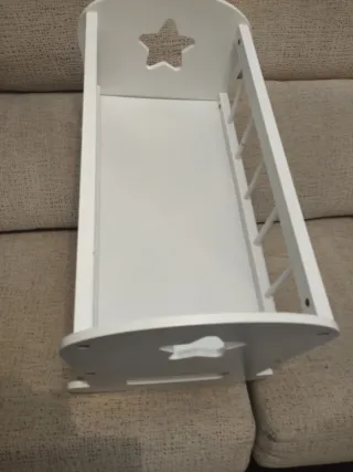 Cuna de muñecas blanca