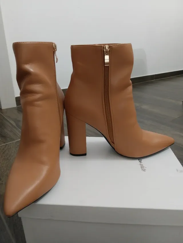 Stivale a tronchetto Too White num 41