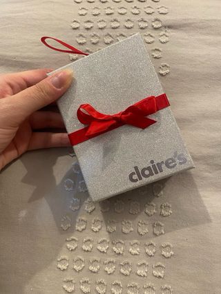 Conjunto colar + pulseira + anel Claire's