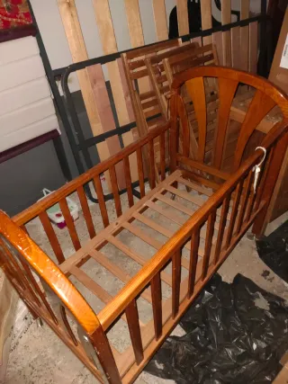 Cuna de madera