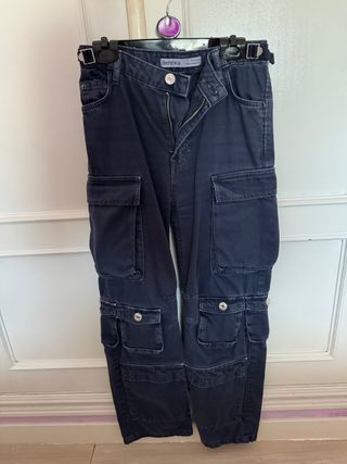 Pantalón Berskha azul cargo