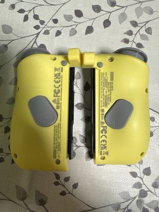 Lote Nintendo Switch, joigons y dos juegos