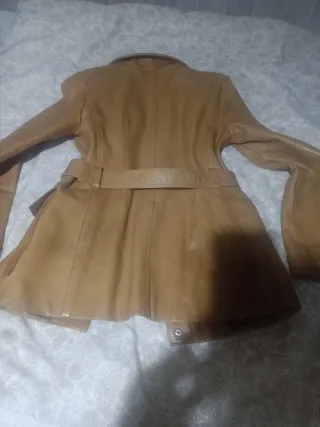 Chaqueta de cuero genuino beige