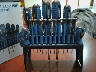 Set di 18 cacciaviti però ne manca uno