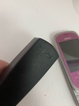 Nokia Rosa con Cargador