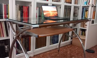 Mesa de Escritorio con Diseño Moderno