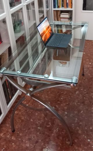 Mesa de Escritorio con Diseño Moderno