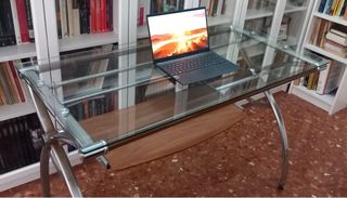 Mesa de Escritorio con Diseño Moderno