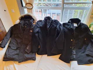 Abrigo de The North Face, otra chaqueta de Zara y