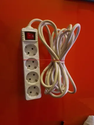 Regleta alargador 5m, 4 enchufes con interruptor