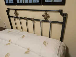 Antiguo cabecero de forja