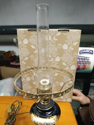 lámpara de mesa de porcelana francesa 1960.