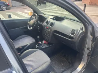 Ford Fusion 2006, funciona bien, 350 mil kms,