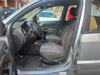 Ford Fusion 2006, funciona bien, 350 mil kms,