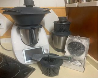 Thermomix, 2 vasos,cubrecuchillas y regalo bolsa