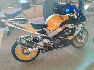 Honda CBR 900RR 2000