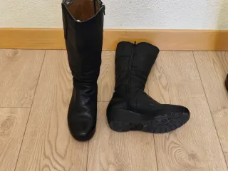 Botas altas de cuero. Color negro