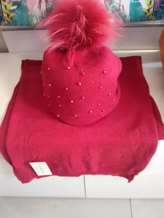 Cappellino e sciarpa in cashmere