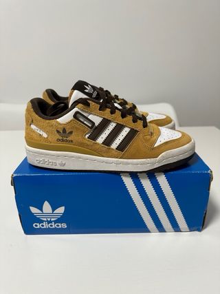 Zapatillas Adidas Forum Low Marrones y Blancas