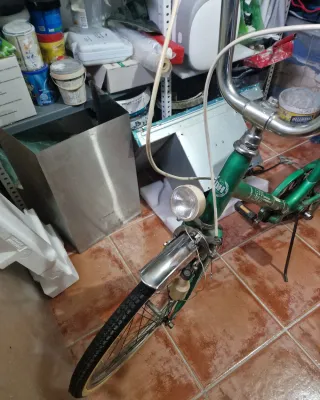 Bicicleta antigua Urge BH verde