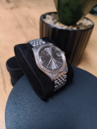 Ricoh Dynamic Wide - Estilo "Datejust" Calibre 061