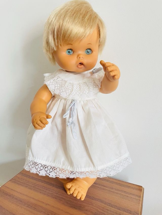 Muñeco Famosa Puly Bebé Rubia Ojos Azules