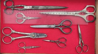 Lotto di 7 forbici antiche