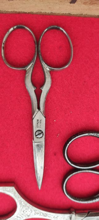 Lotto di 7 forbici antiche