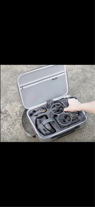 Valigia grigia DJI per droni